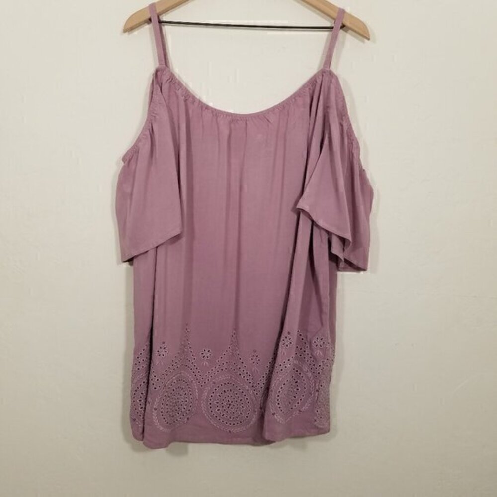 Torrid Embroidered Top Blouse Size 4